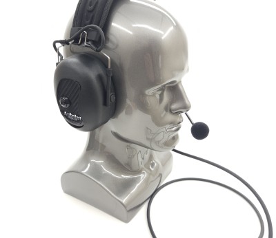 Noise cancelling headset with Elevated antenna